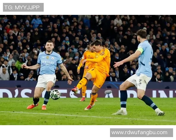 足球巨星进球精彩瞬间回顾与分析全景展示