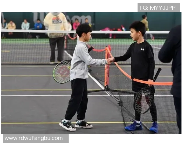 世界杯点评:上海网球队默契配合展现团队精神与竞技风采