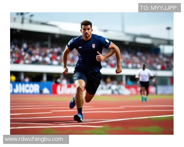 足球明星在绿茵场上带球瞬间展现的魅力与风采照片集