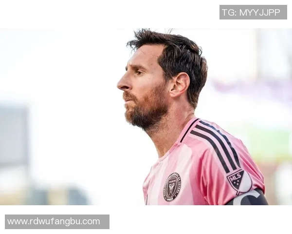 足球明星梅西温暖人心的故事与背后的感人瞬间