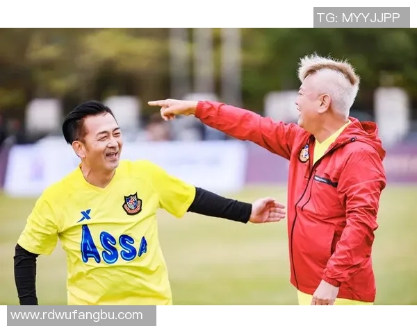 静雨畅谈足球明星背后的故事与荣耀瞬间