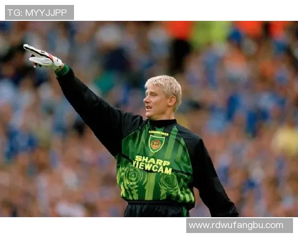 丹麦足球明星高个子球员的传奇故事与成就分析 丹麦足球明星高个子球员的传奇故事与成就分析