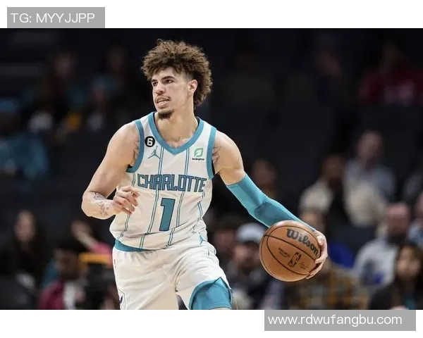 足球明星因脚踝扭伤缺席比赛的最新动态与伤情分析图片分享 足球明星因脚踝扭伤缺席比赛的最新动态与伤情分析图片分享